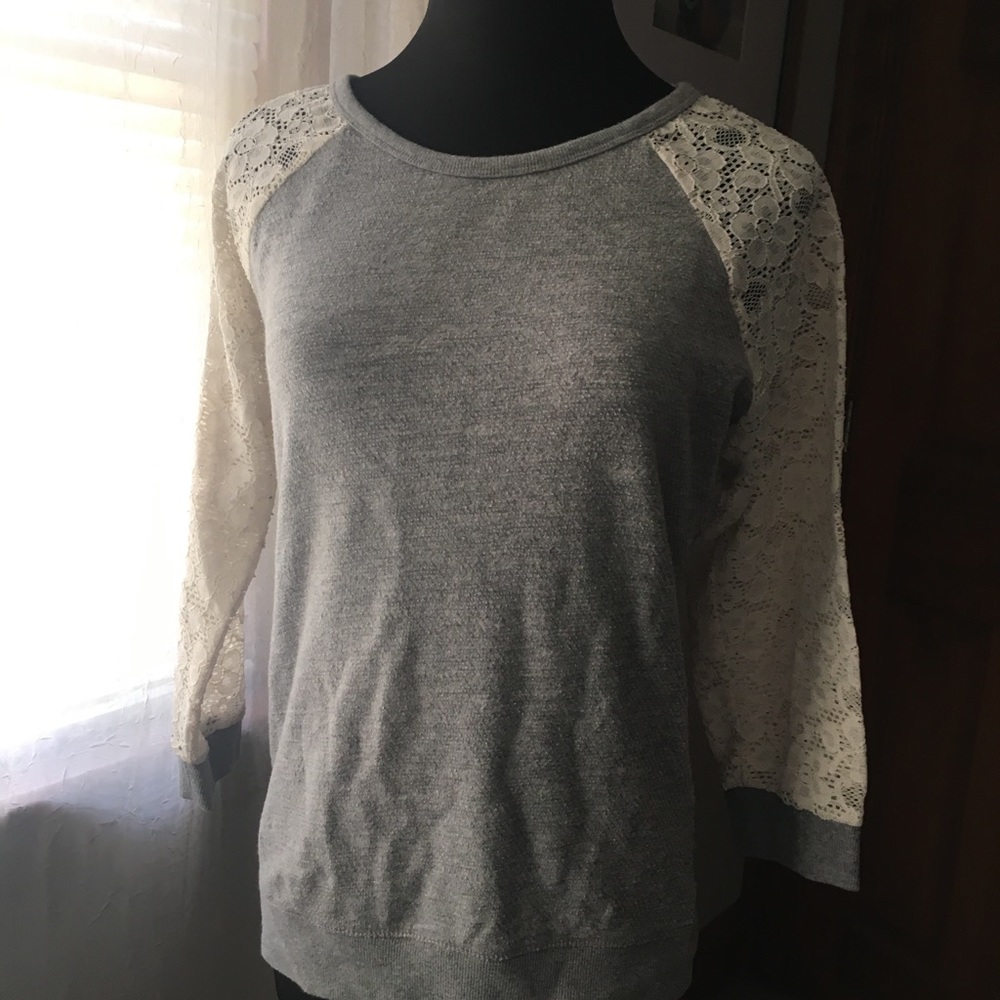 Limited outback red lace sleeves sweatshirt